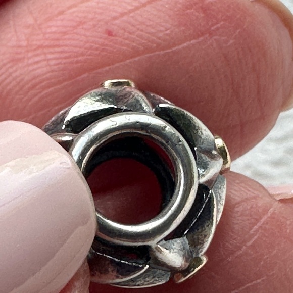 Pandora's Stella Star charm - RETIRED - Picture 14 of 14